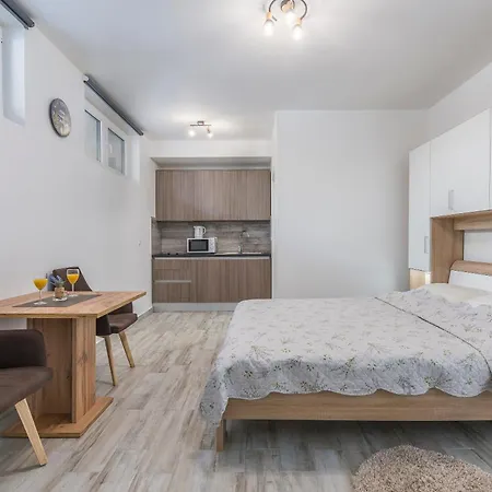 Natalija1 Apartament *